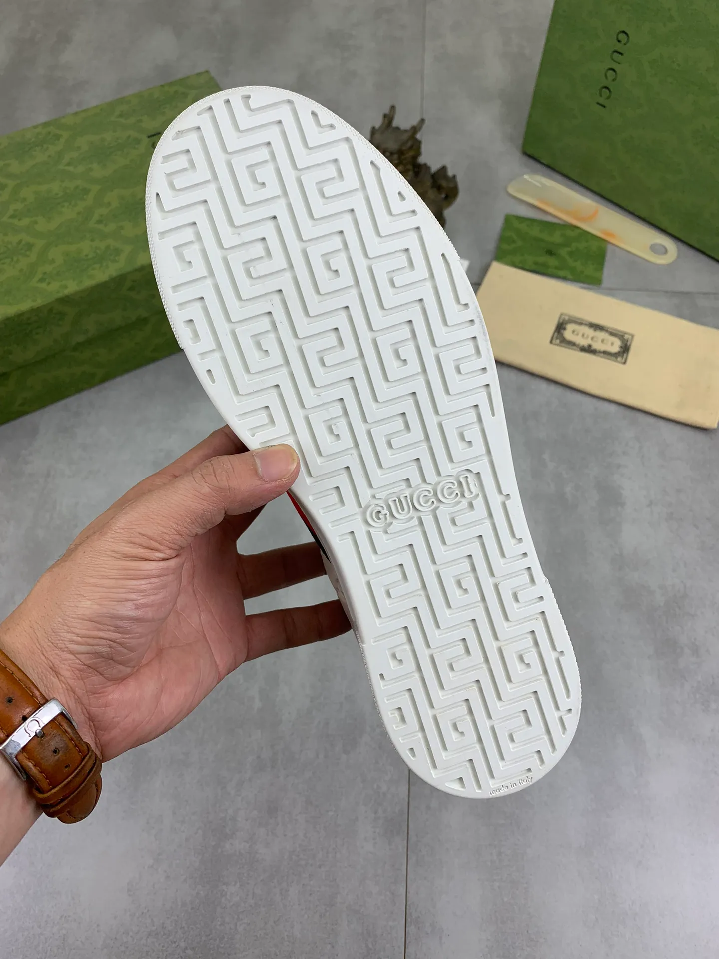 Men's shoes 💰P440💰 [New model] (GUCCI) official website's latest 🎁🎁casual and fashionable men's shoes 👟, hot style 💥 style is simple and elegant, exclusive for trendy men. Unique official website's latest brand double G elements 👑Original Gucci decoration, fashionable and generous, the fabric is original frosted calfskin ✅Fully imported first-layer pigskin lining, the official website specifies wear-resistant, lightweight original rubber casual outsole, the classic model is taken in kind at the counter🎬38-44 4️⃣ colors available